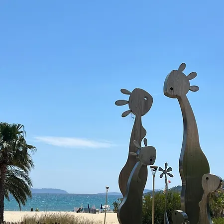 Bel - 2 Chambres- Bord De Plage- Vue Mer-climatise Appartement Bormes-les-Mimosas